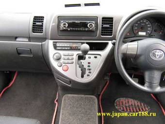 2003 Toyota Wish Images