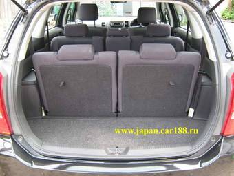 2003 Toyota Wish Pics