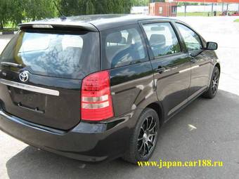 2003 Toyota Wish Photos