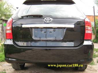 2003 Toyota Wish Photos