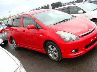 2003 Toyota Wish Photos