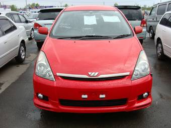 2003 Toyota Wish Photos