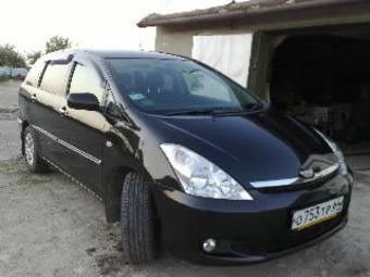 2003 Toyota Wish Photos