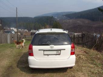 2003 Toyota Wish Photos