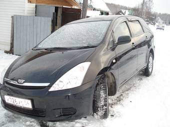 2003 Toyota Wish Photos