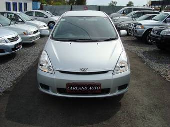 2003 Toyota Wish Photos