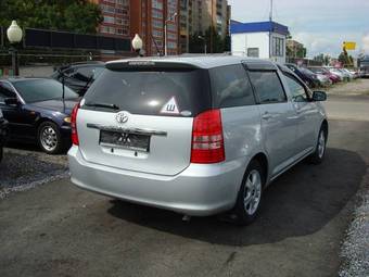 2003 Toyota Wish Wallpapers
