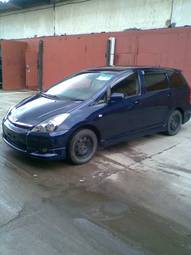 2003 Toyota Wish Pictures