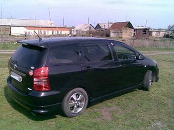 2003 Toyota Wish Photos