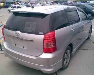 2003 Toyota Wish Photos