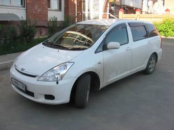 2003 Toyota Wish Pictures