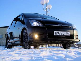 2003 Toyota Wish Pictures