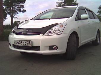2003 Toyota Wish Wallpapers