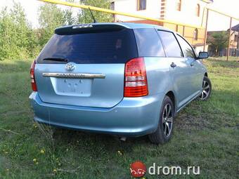 2003 Toyota Wish Pics