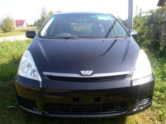 2003 Toyota Wish Pictures