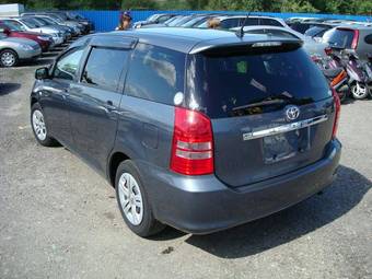2003 Toyota Wish Photos