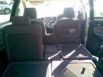 2003 Toyota Wish Photos