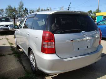 2003 Toyota Wish Photos