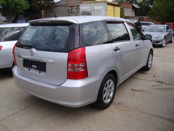 2003 Toyota Wish Photos