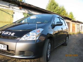 2003 Toyota Wish Photos