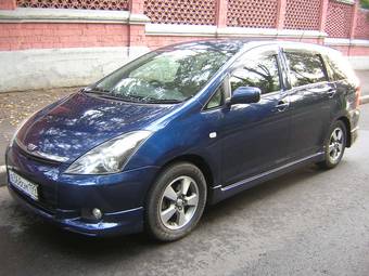 2003 Toyota Wish Pictures