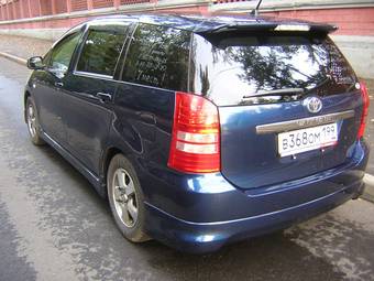 2003 Toyota Wish Photos