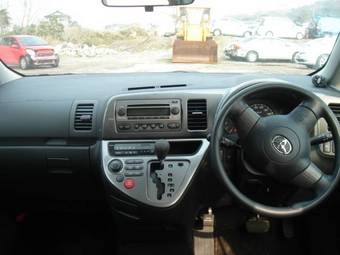 2004 Toyota Wish