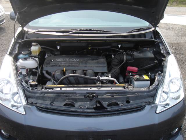 2004 Toyota Wish