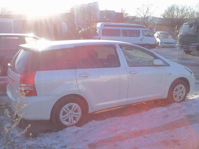 2004 Toyota Wish