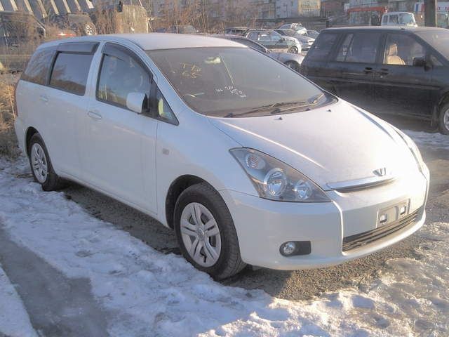 2004 Toyota Wish