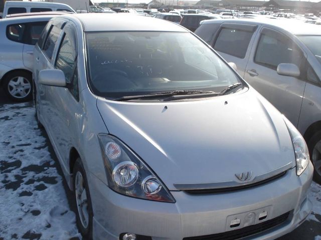 2004 Toyota Wish