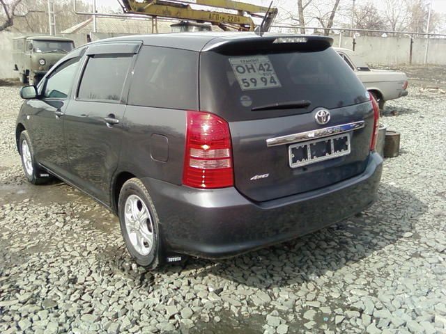 2004 Toyota Wish