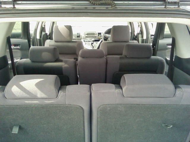 2004 Toyota Wish