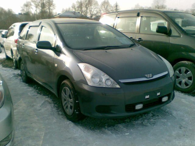 2004 Toyota Wish