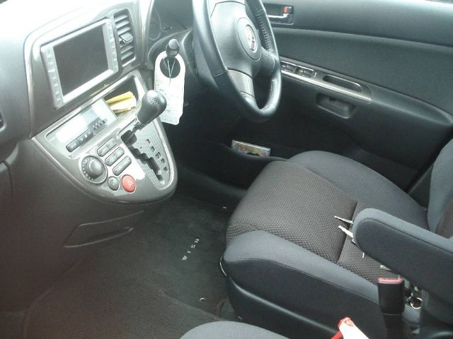 2004 Toyota Wish