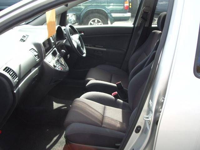 2004 Toyota Wish