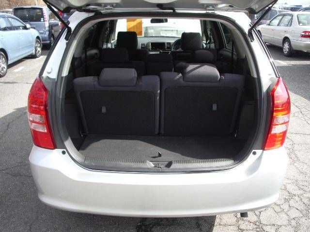 2004 Toyota Wish