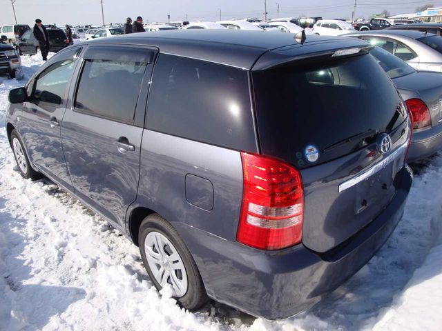 2004 Toyota Wish