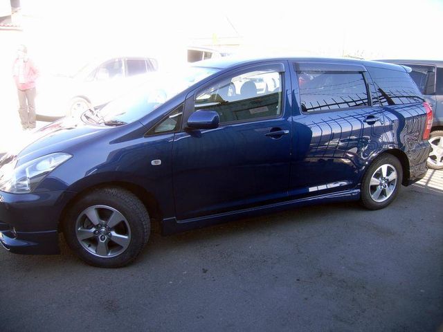 2004 Toyota Wish