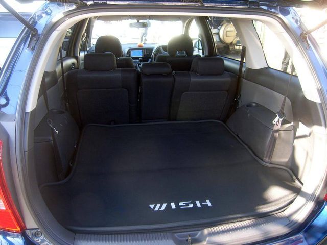 2004 Toyota Wish