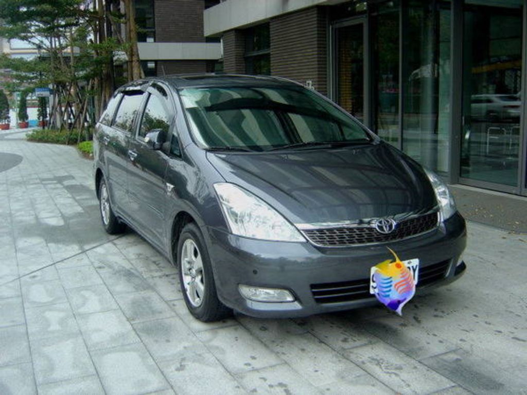 2004 Toyota Wish