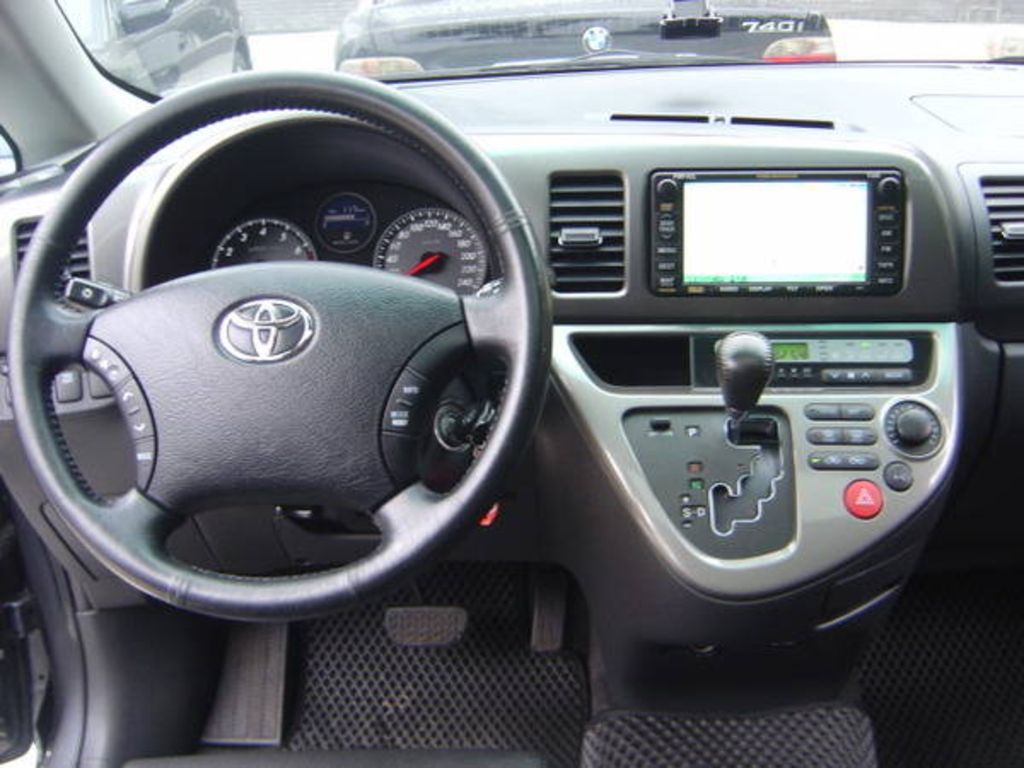 2004 Toyota Wish