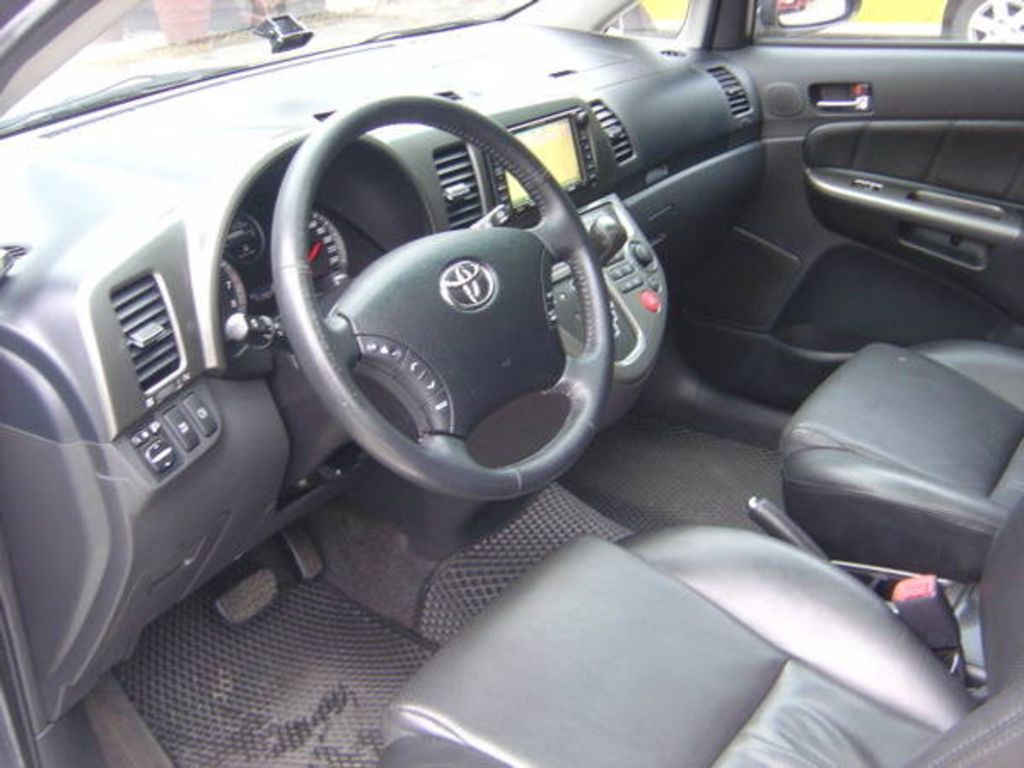 2004 Toyota Wish