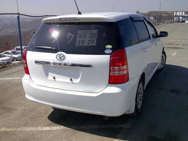 2004 Toyota Wish