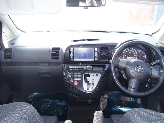 2004 Toyota Wish