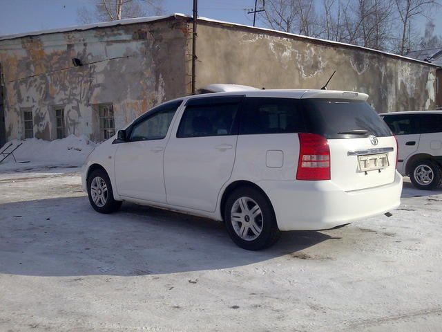 2004 Toyota Wish