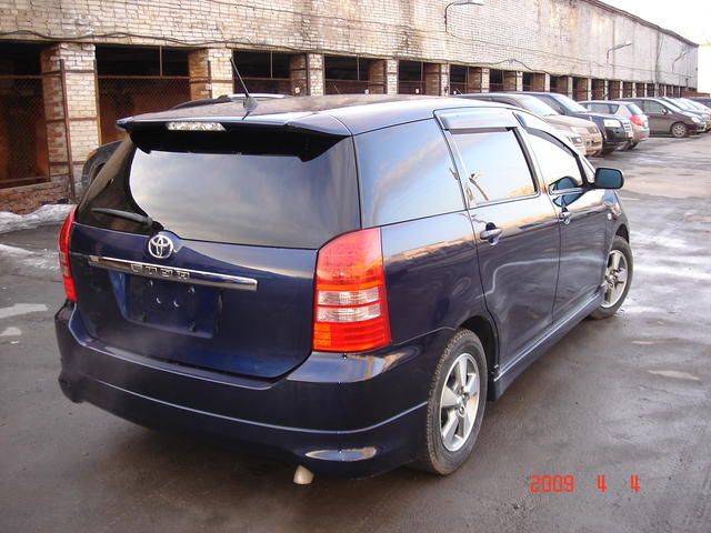 2004 Toyota Wish