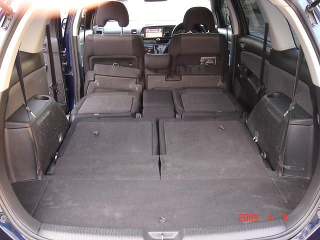 2004 Toyota Wish