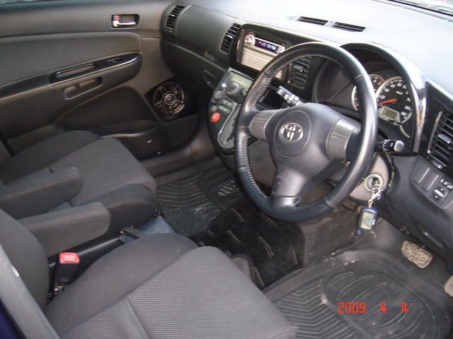 2004 Toyota Wish