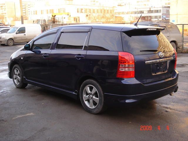 2004 Toyota Wish